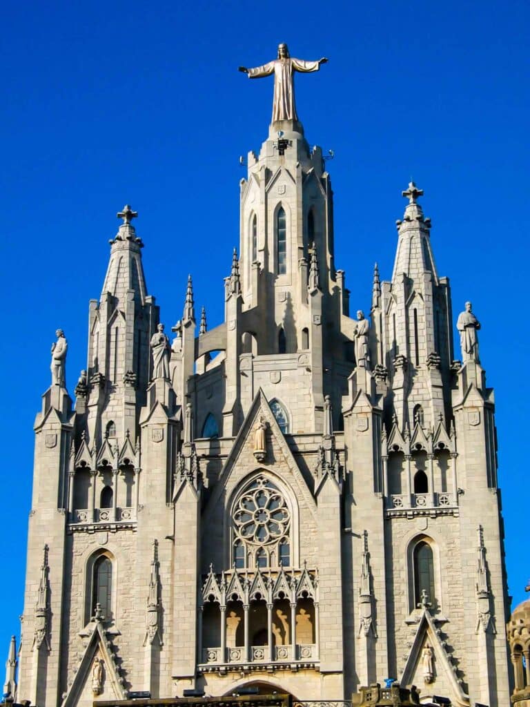 The Tibidbo church as seen on a private Tibidabo e-bike tour.