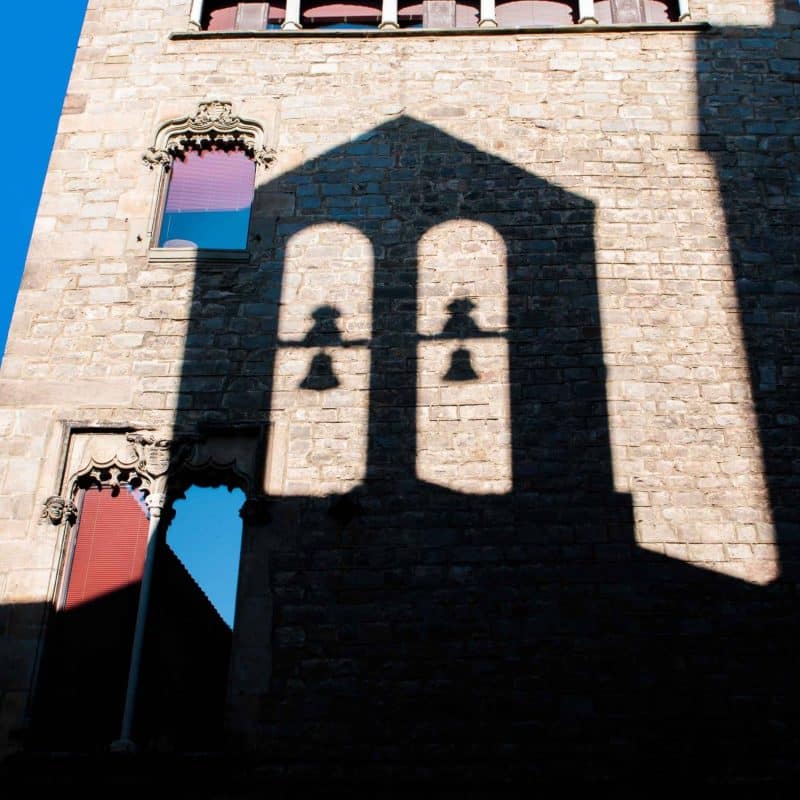 Dynamic range (contrast) is the difference between the lightest and darkest areas. Learn how to manage high and low contrast.