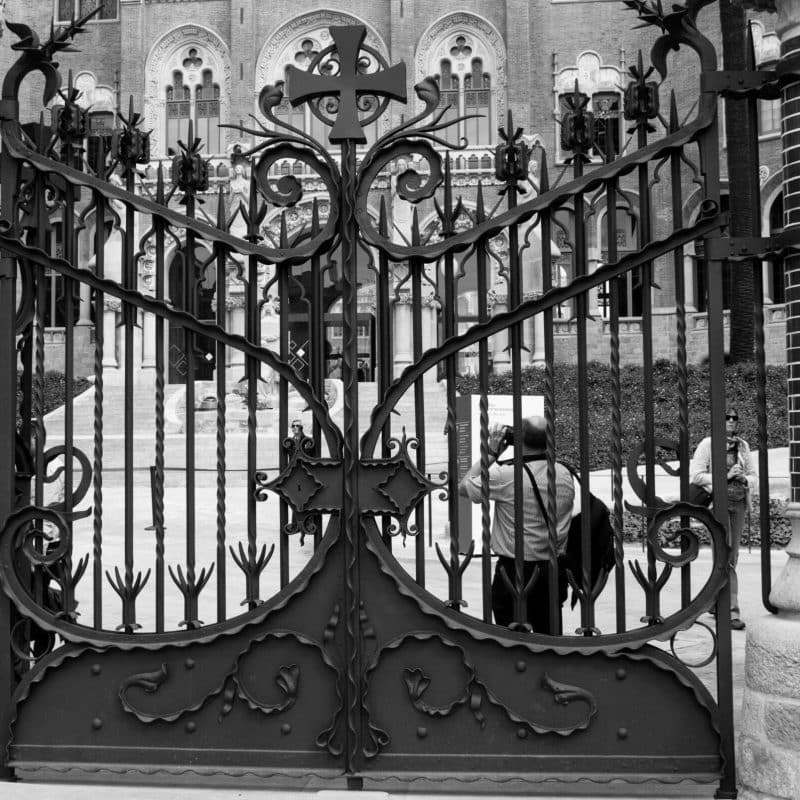 Enter the Modernista Hospital Sant Pau.