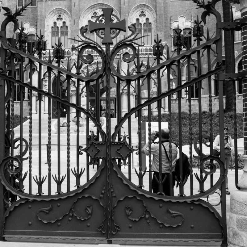 Enter the Modernista Hospital Sant Pau.